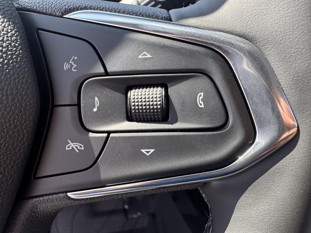 new 2025 Chevrolet Trax car, priced at $26,704