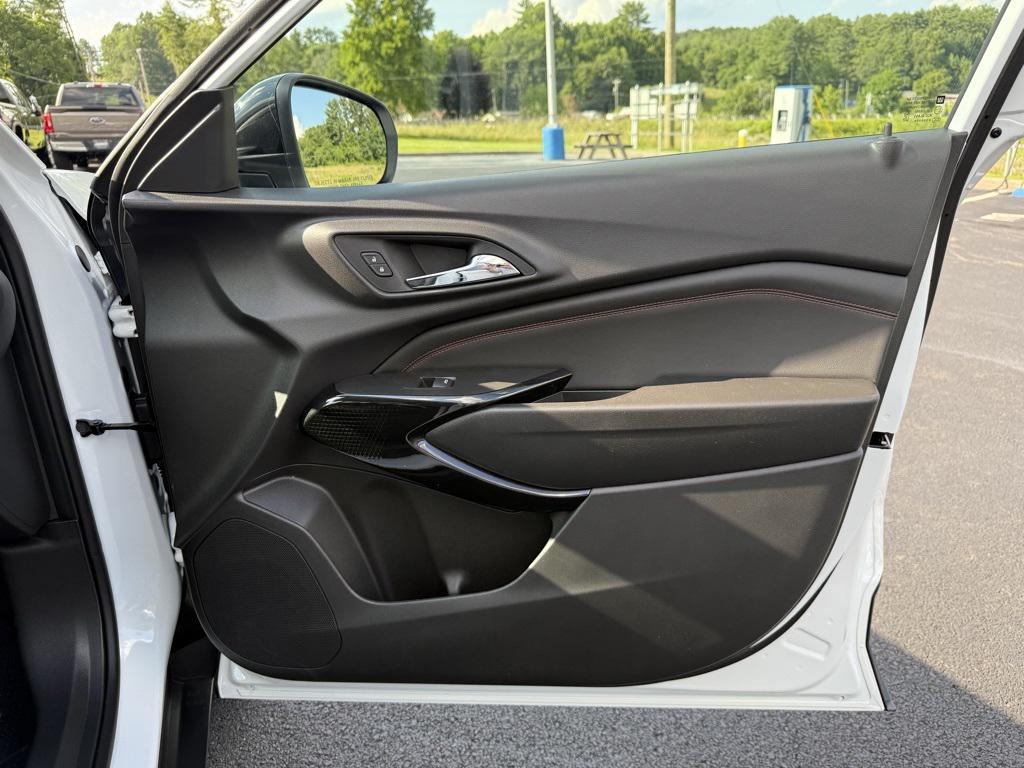 new 2025 Chevrolet Trax car, priced at $28,230