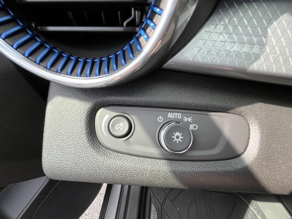 new 2025 Chevrolet Trax car, priced at $26,429