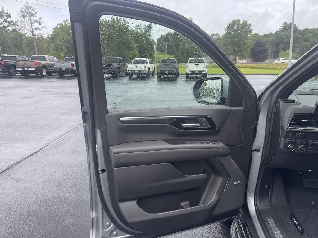 new 2025 Chevrolet Suburban car, priced at $76,935