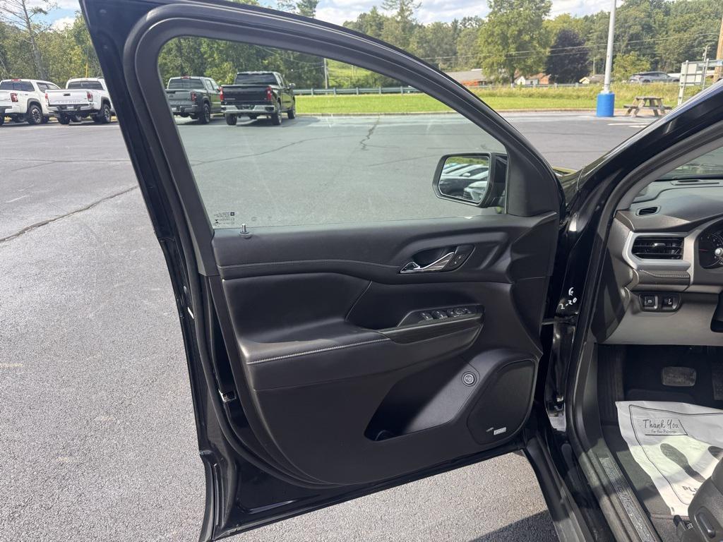 used 2023 GMC Acadia car, priced at $27,988