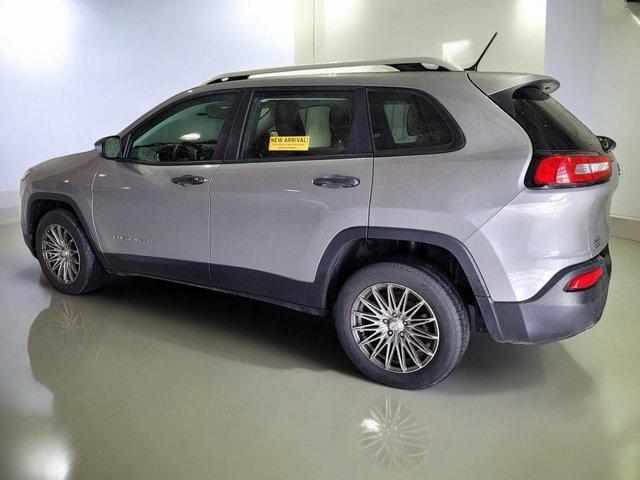 used 2015 Jeep Cherokee car, priced at $11,300