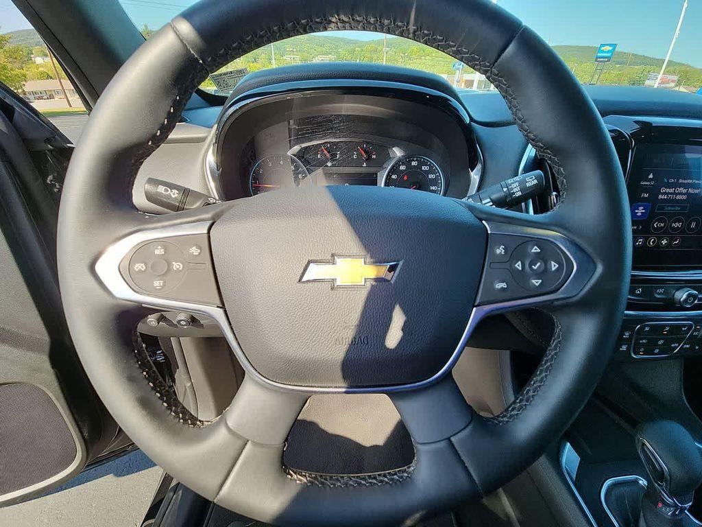 used 2023 Chevrolet Traverse car, priced at $35,894