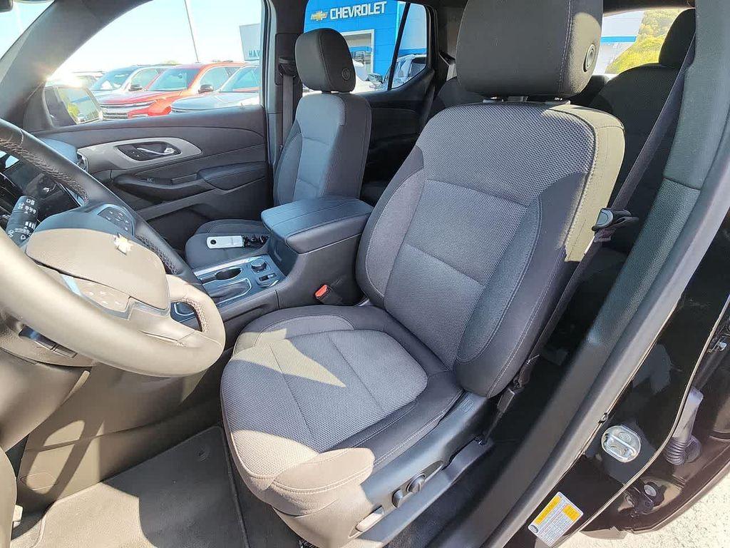 used 2023 Chevrolet Traverse car, priced at $35,894