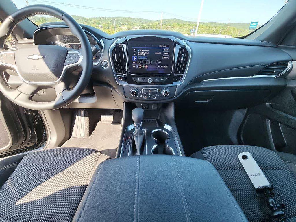 used 2023 Chevrolet Traverse car, priced at $35,894