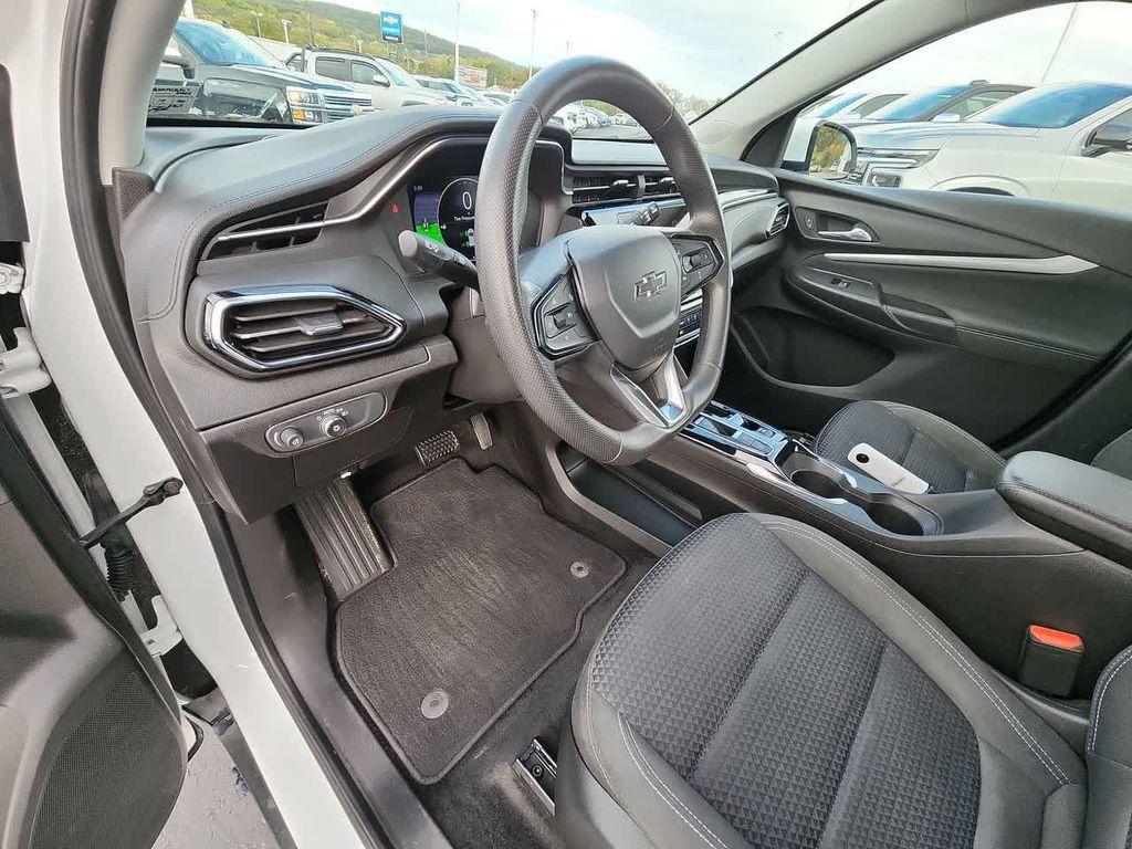 used 2023 Chevrolet Bolt EUV car, priced at $19,894