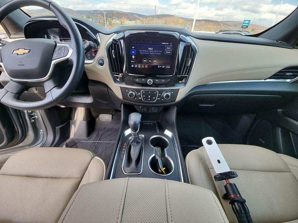 used 2023 Chevrolet Traverse car, priced at $39,995