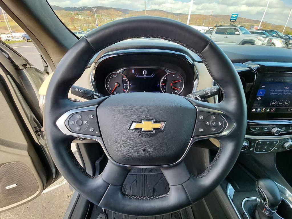 used 2023 Chevrolet Traverse car, priced at $39,995