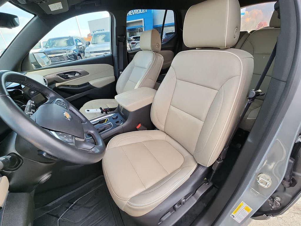 used 2023 Chevrolet Traverse car, priced at $39,995
