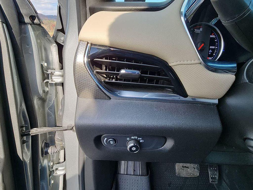 used 2023 Chevrolet Traverse car, priced at $39,995