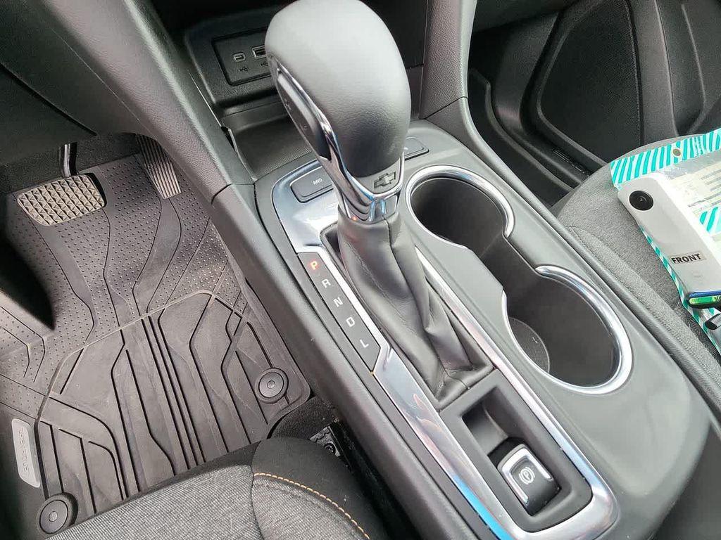 used 2022 Chevrolet Equinox car, priced at $23,894