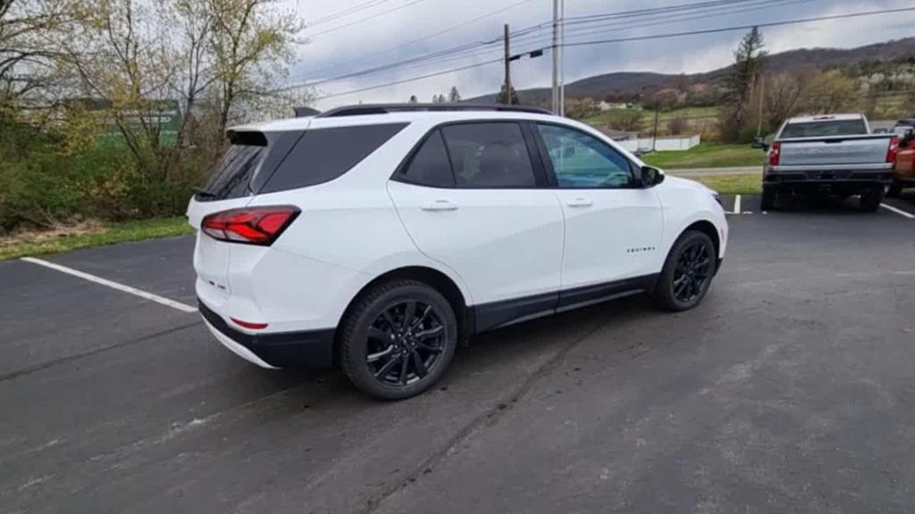 used 2022 Chevrolet Equinox car, priced at $23,894