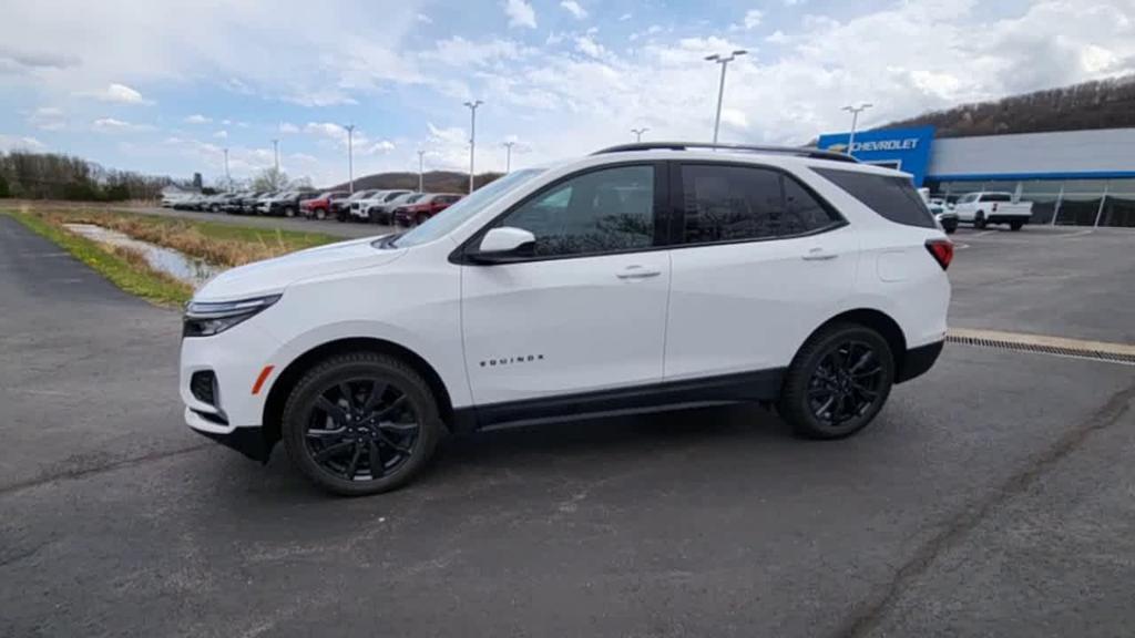 used 2022 Chevrolet Equinox car, priced at $23,894