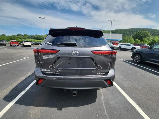 used 2021 Toyota Highlander car, priced at $31,894