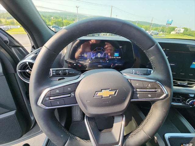 used 2025 Chevrolet Equinox car, priced at $31,894