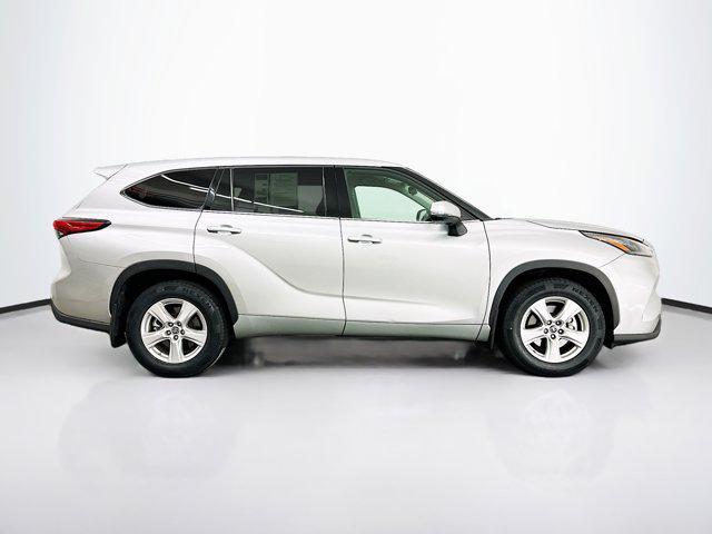 used 2022 Toyota Highlander car, priced at $29,869