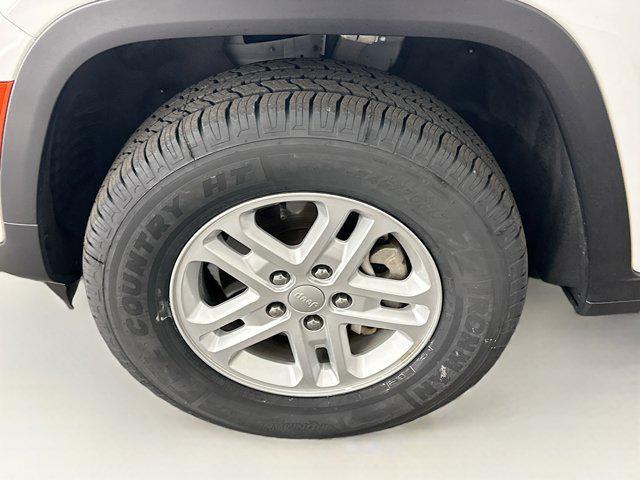 used 2023 Jeep Grand Cherokee car, priced at $29,377