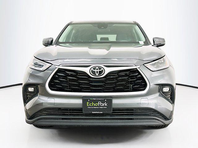 used 2024 Toyota Highlander car, priced at $37,189