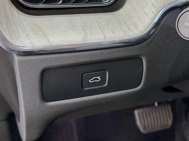 used 2025 Volvo XC60 car, priced at $32,987