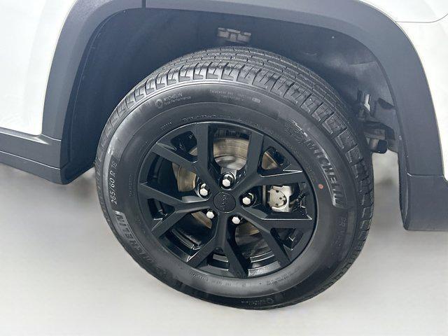 used 2024 Jeep Grand Cherokee car, priced at $31,797