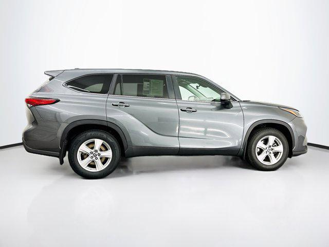 used 2023 Toyota Highlander car, priced at $32,389