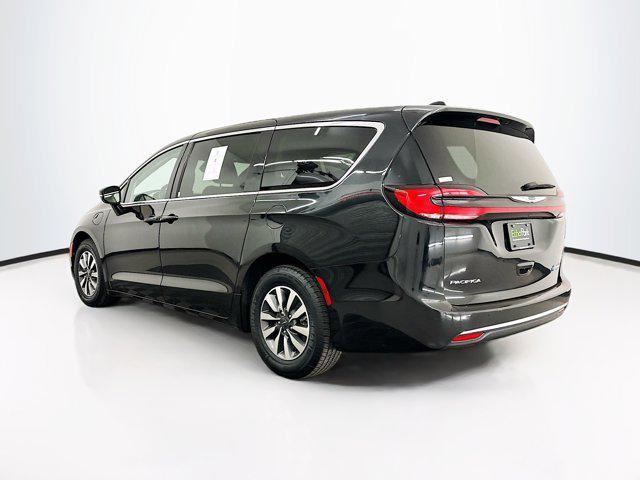 used 2022 Chrysler Pacifica Hybrid car, priced at $24,109