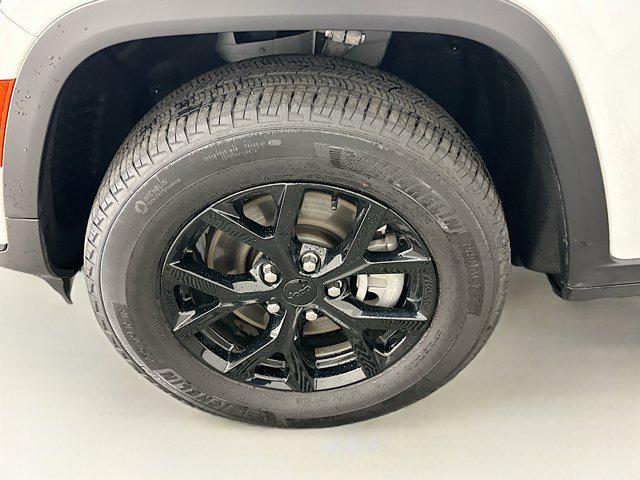 used 2024 Jeep Grand Cherokee L car, priced at $30,377