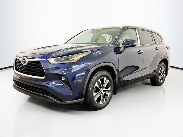 used 2022 Toyota Highlander car, priced at $33,379