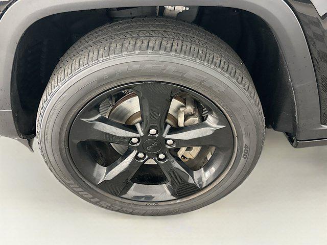 used 2022 Jeep Grand Cherokee car, priced at $28,977