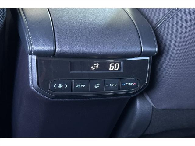 used 2023 Toyota Highlander car, priced at $39,999