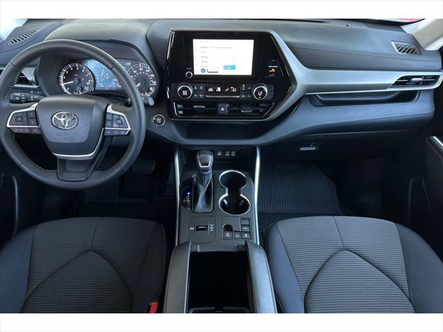 used 2023 Toyota Highlander car, priced at $39,999