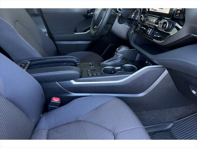 used 2023 Toyota Highlander car, priced at $39,999