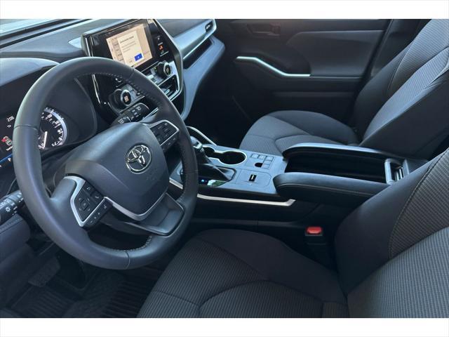 used 2023 Toyota Highlander car, priced at $39,999