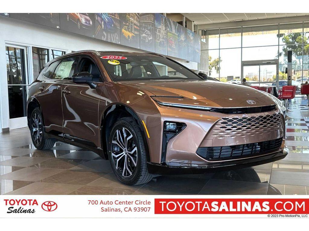 new 2025 Toyota Crown Signia car