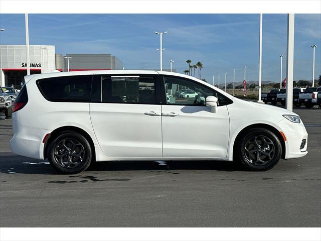 used 2022 Chrysler Pacifica Hybrid car, priced at $25,999