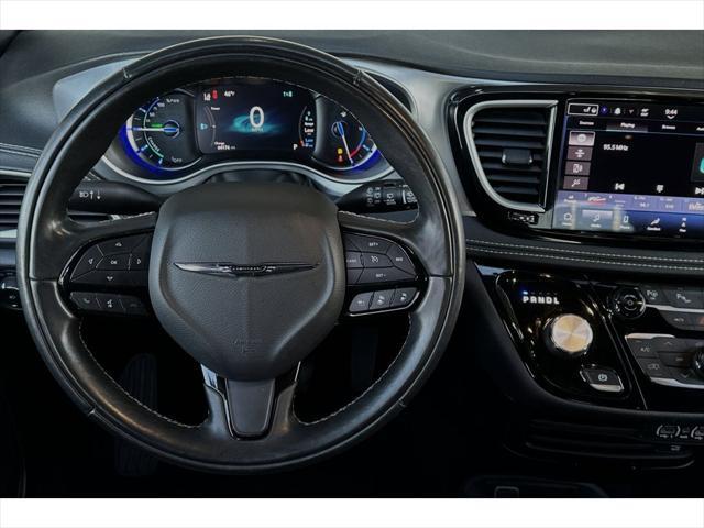 used 2022 Chrysler Pacifica Hybrid car, priced at $25,999