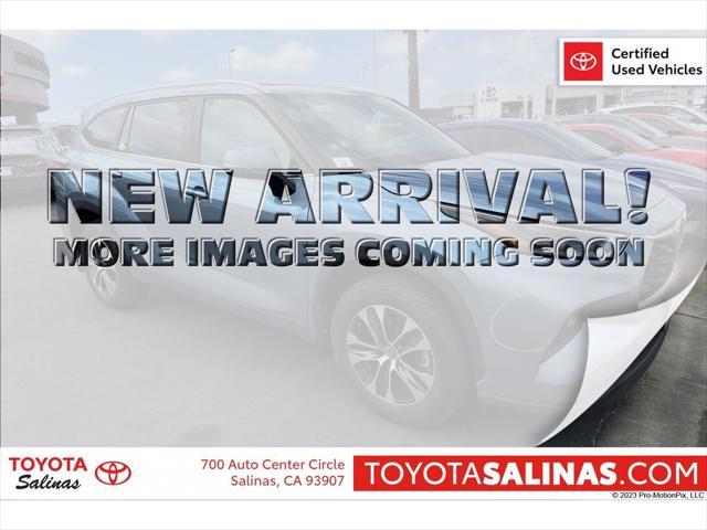 used 2023 Toyota Highlander car, priced at $39,999