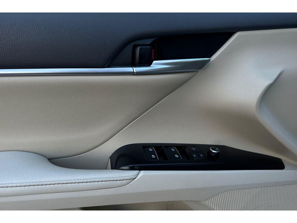 used 2019 Toyota Camry Hybrid car, priced at $21,999