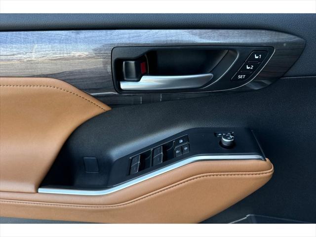 used 2024 Toyota Highlander car, priced at $53,999