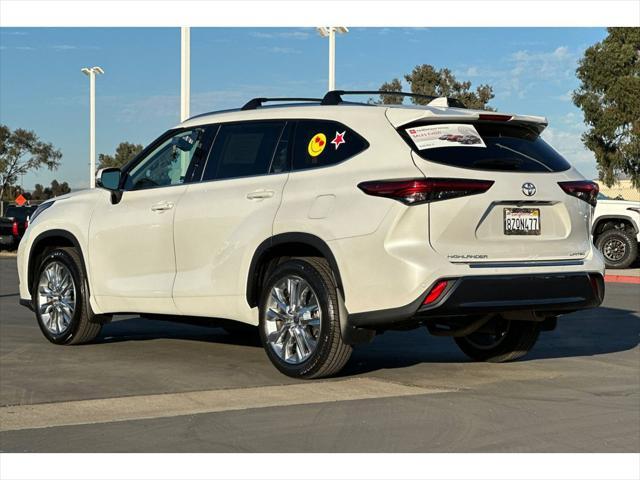 used 2022 Toyota Highlander car, priced at $44,999