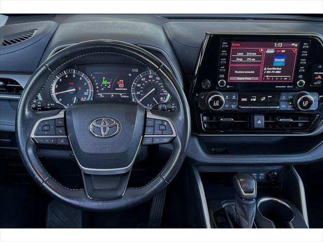 used 2022 Toyota Highlander car, priced at $36,995