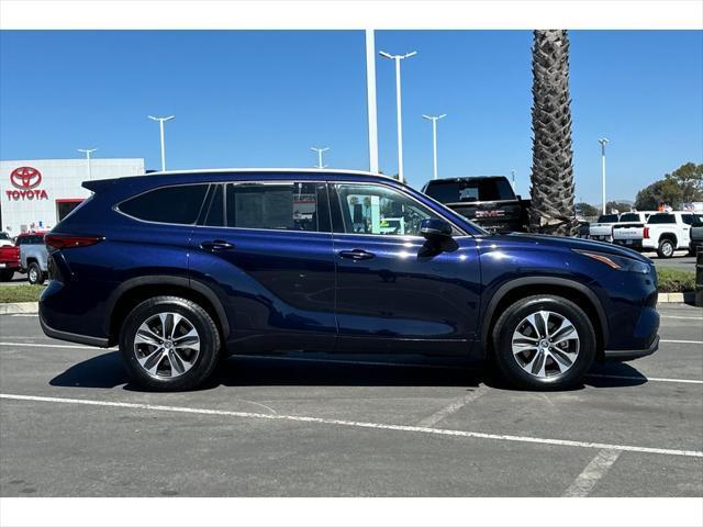 used 2022 Toyota Highlander car, priced at $36,995