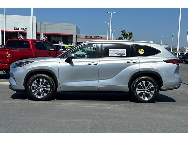 used 2022 Toyota Highlander car, priced at $31,999