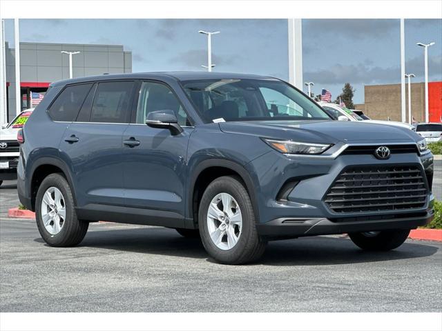 new 2025 Toyota Highlander car, priced at $49,631