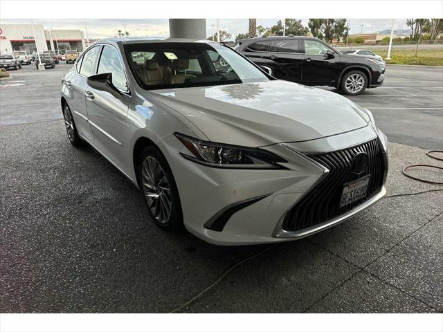 used 2019 Lexus ES 300h car, priced at $29,999