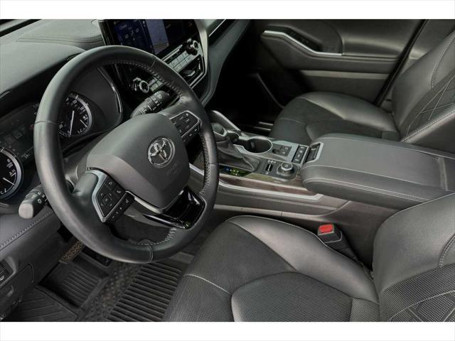 used 2021 Toyota Highlander car, priced at $43,999