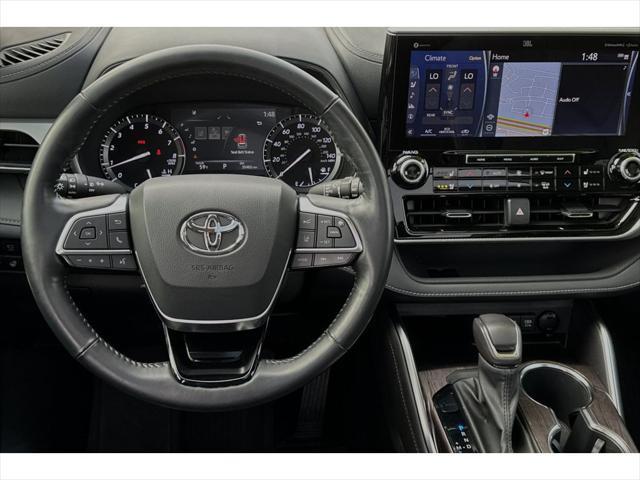 used 2021 Toyota Highlander car, priced at $43,999