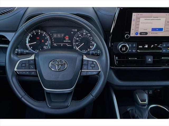 used 2023 Toyota Highlander car, priced at $37,999