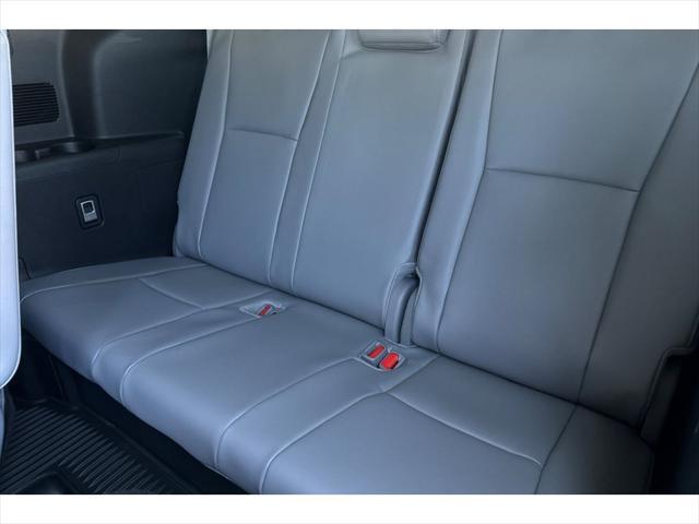 new 2025 Toyota Highlander car, priced at $55,162