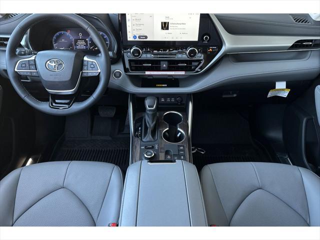 new 2025 Toyota Highlander car, priced at $55,162